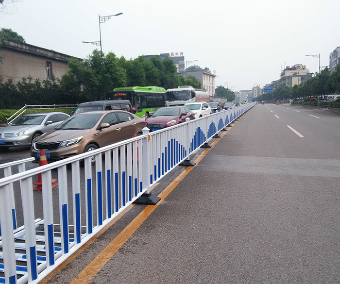 道路中心隔離護欄