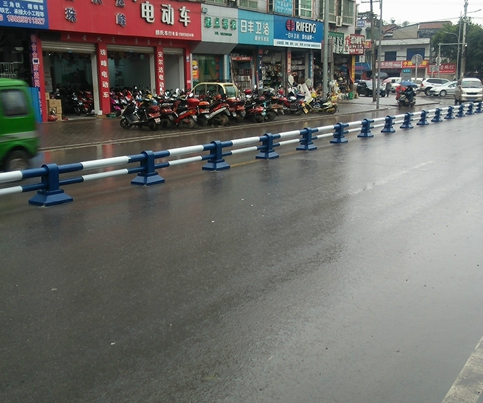 道路中心隔離欄